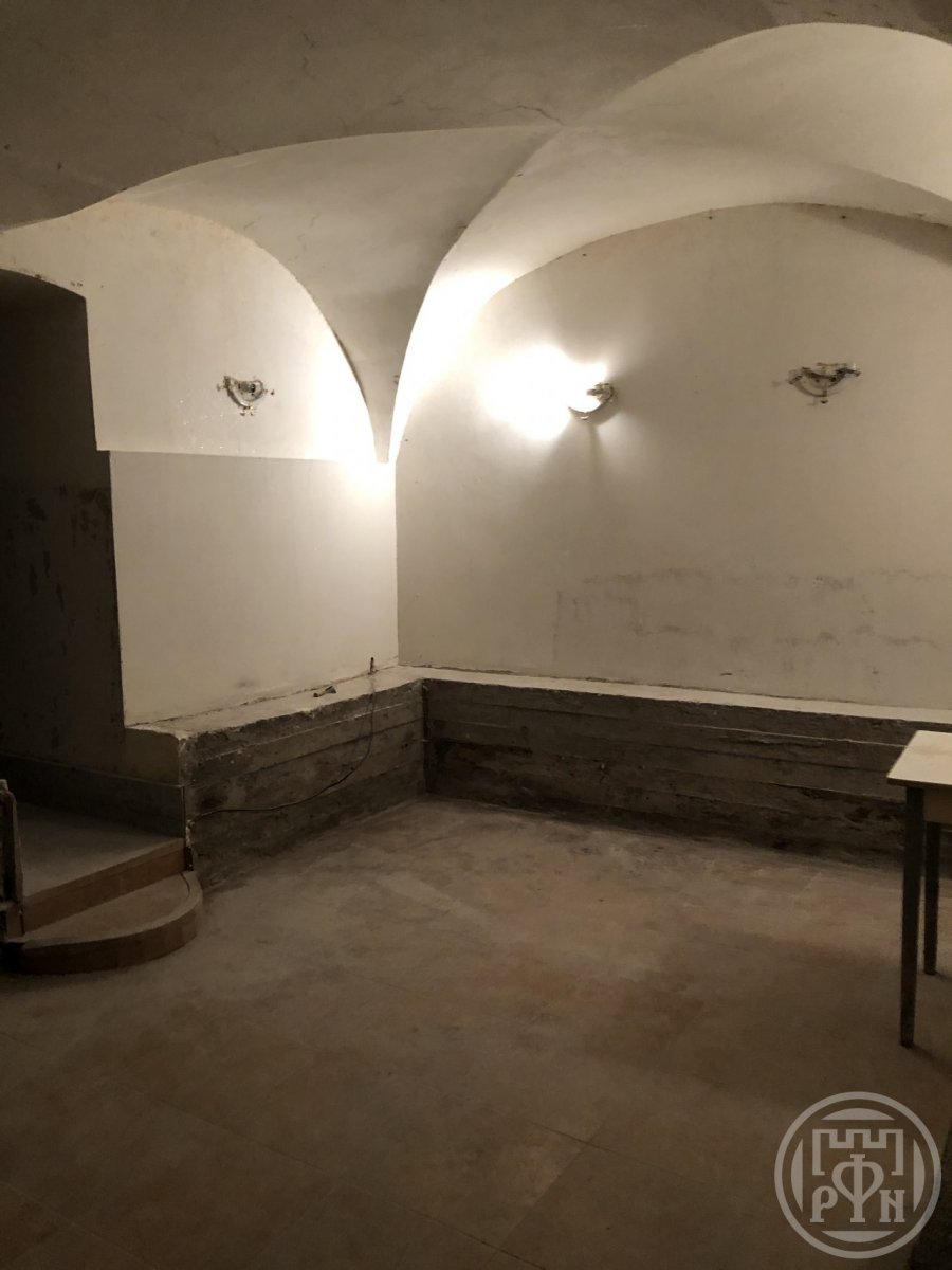 Фото: №272978 Продам универсальное помещение в самом центре Санкт-Петербурга, test