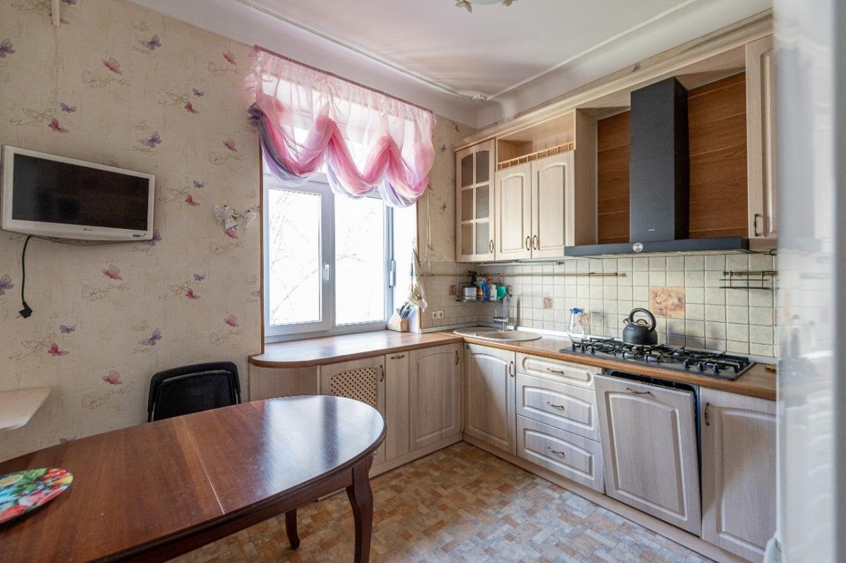 Большеохтинский просп., д 33, корпус 1 Большеохтинский просп., д 33, корпус 1