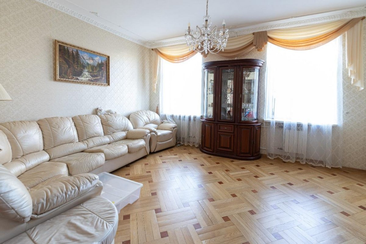 Большеохтинский просп., д 33, корпус 1 Большеохтинский просп., д 33, корпус 1