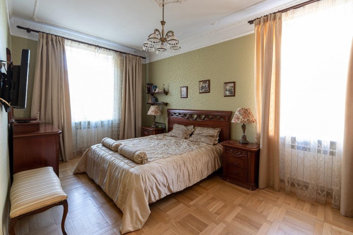 Большеохтинский просп., д 33, корпус 1 Большеохтинский просп., д 33, корпус 1