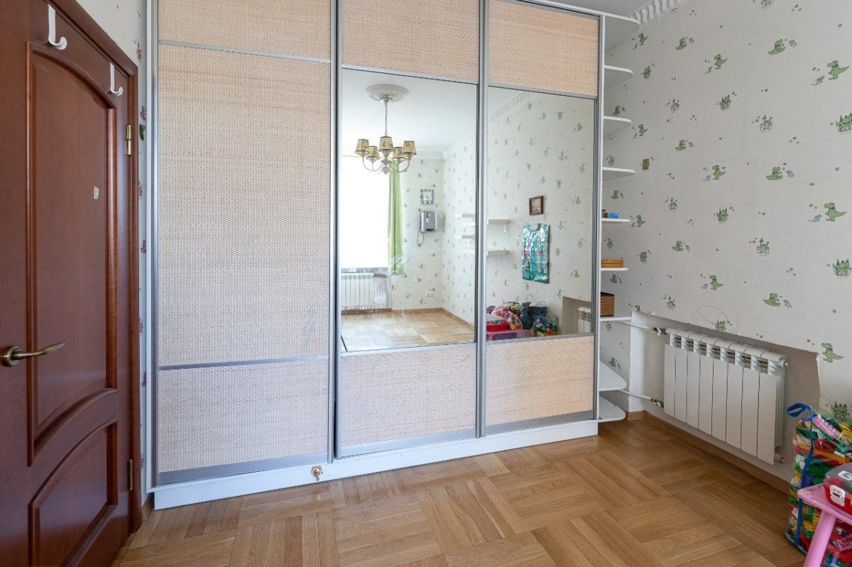 Большеохтинский просп., д 33, корпус 1 Большеохтинский просп., д 33, корпус 1