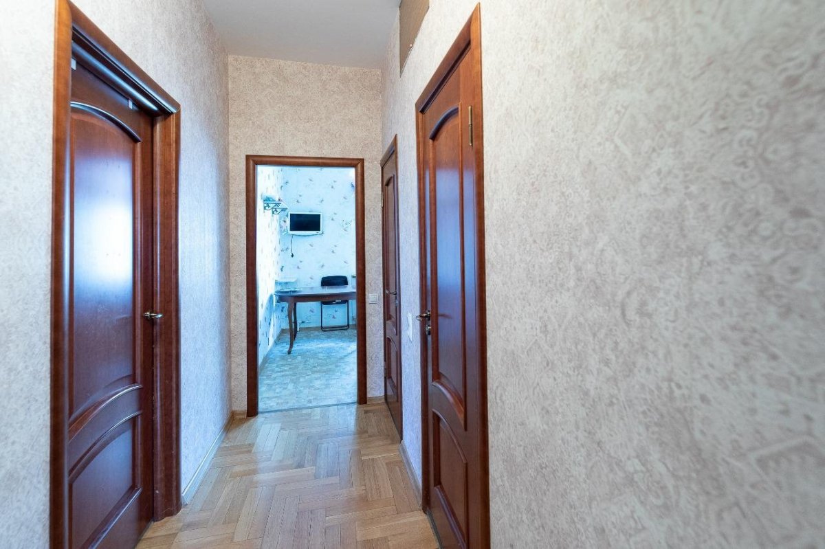 Большеохтинский просп., д 33, корпус 1 Большеохтинский просп., д 33, корпус 1