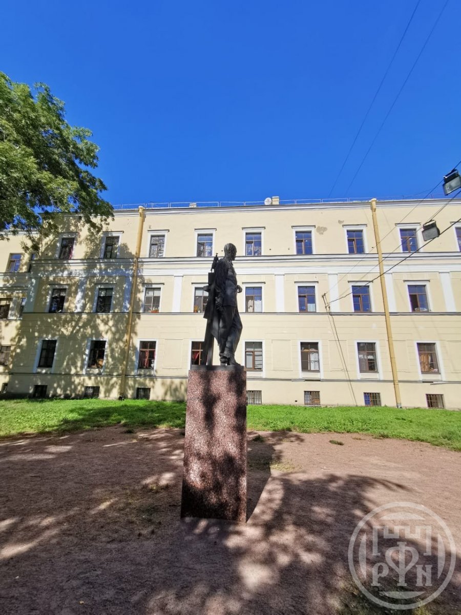 4-я линия В.О., д 1-3 4-я линия В.О., д 1-3