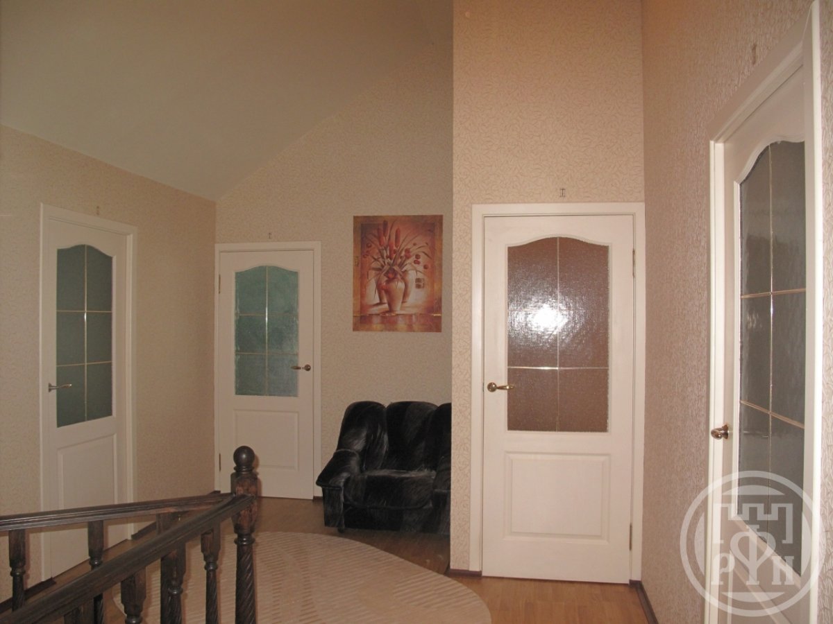 Продажа дома, 360м <sup>2</sup>, 28 сот., Вырица, Оредежская ул. Продажа дома, 360м <sup>2</sup>, 28 сот., Вырица, Оредежская ул.