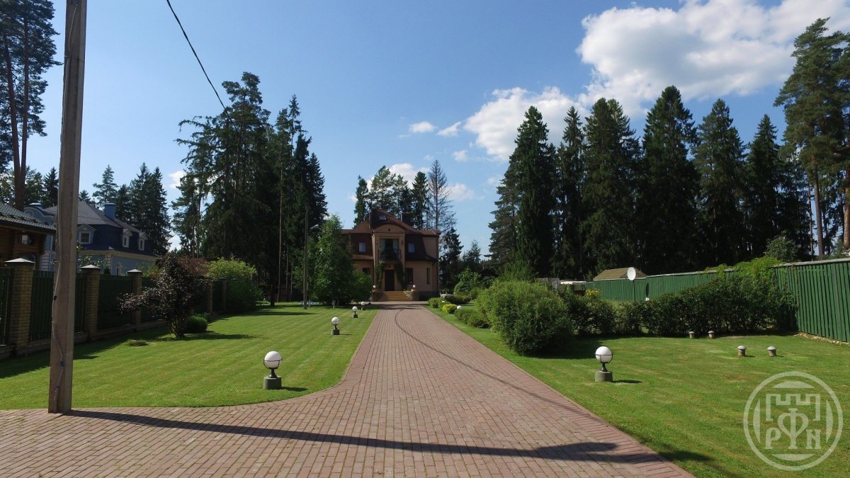 Продажа дома, 305м <sup>2</sup>, 33 сот., Вырица, Мичурина ул. Продажа дома, 305м <sup>2</sup>, 33 сот., Вырица, Мичурина ул.