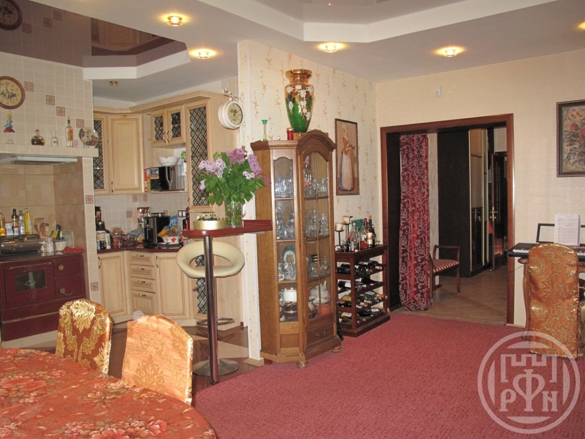 Продажа дома, 360м <sup>2</sup>, 28 сот., Вырица, Оредежская ул. Продажа дома, 360м <sup>2</sup>, 28 сот., Вырица, Оредежская ул.