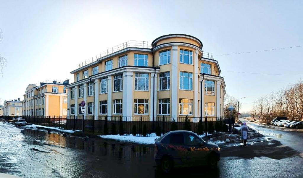 Продажа коммерческой недвижимости, 254м <sup>2</sup>, Петергоф, Фабричная ул.,  д. 3