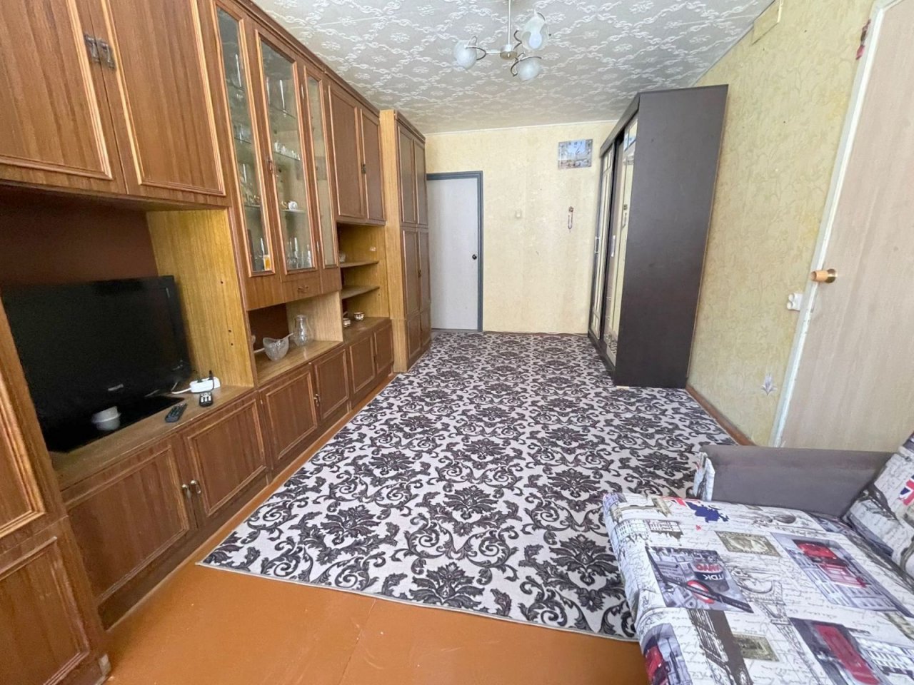 Продажа 4-комнатной квартиры, Рощино, Садовый пер.,  д 5