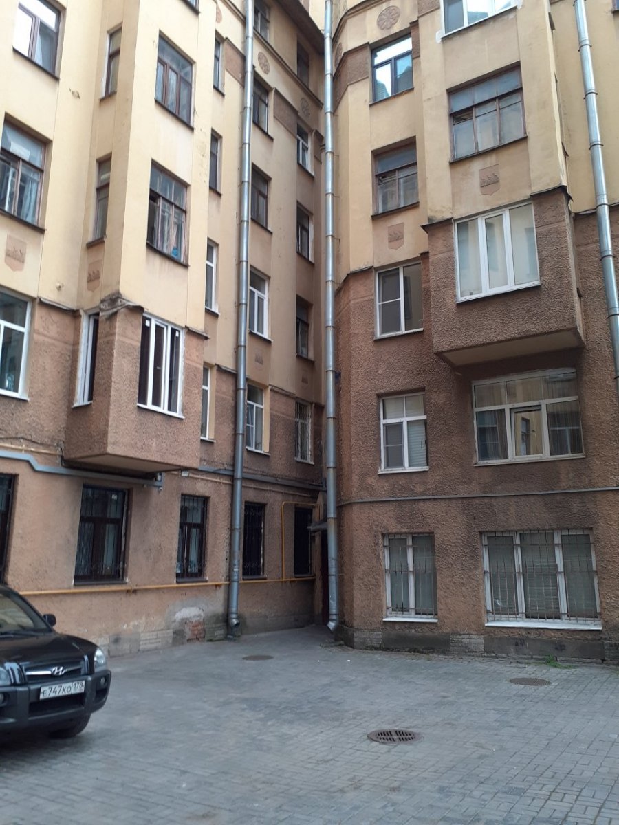 Продажа 4-комнатной квартиры, Санкт-Петербург, 8-я Советская ул.,  д 47