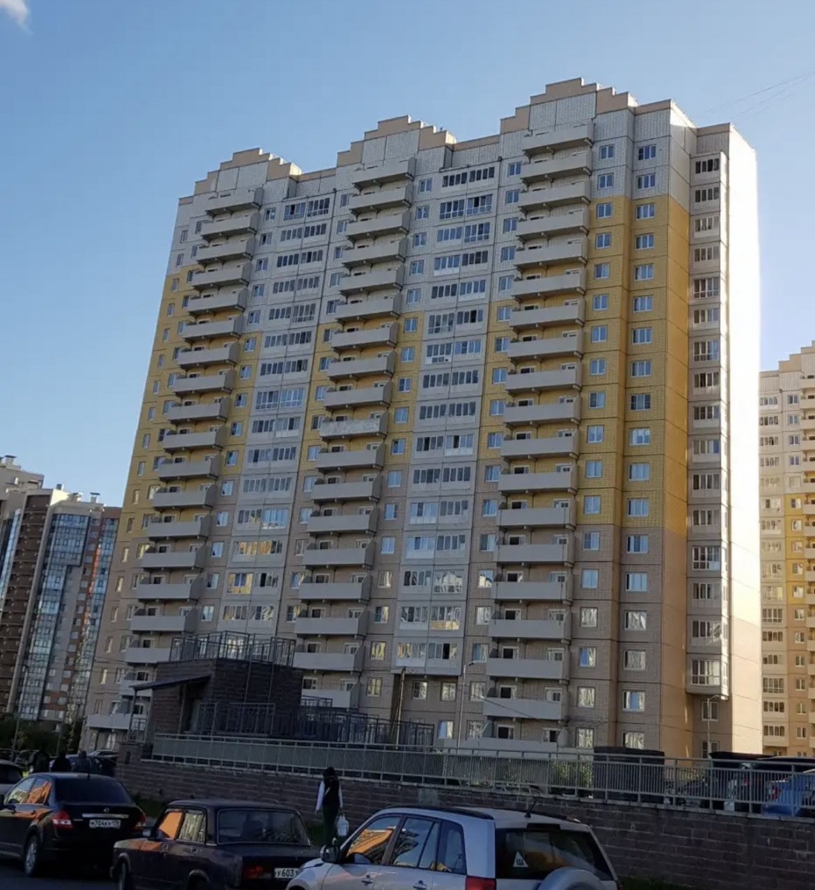 Продажа 3-комнатной квартиры, Санкт-Петербург, Парашютная ул.,  д 56