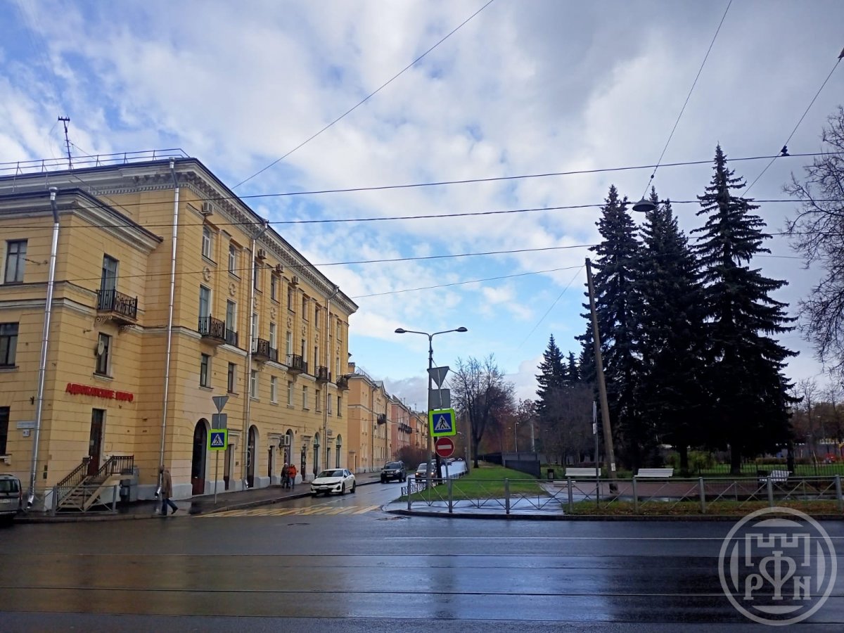 Александра Ульянова ул., д 10 Александра Ульянова ул., д 10
