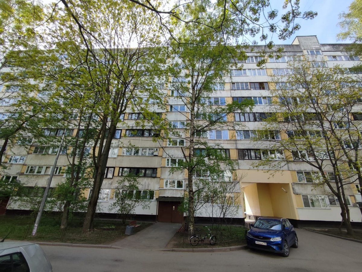 Продажа 2-комнатной квартиры, Санкт-Петербург, Серебристый бул.,  д 24