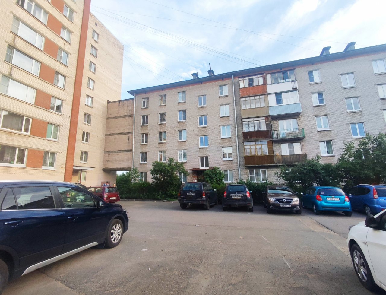 Продажа 2-комнатной квартиры, Петергоф, Разводная ул.,  д 23