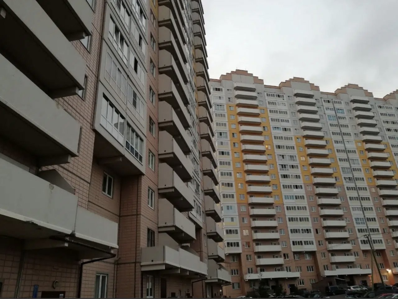 Продажа 3-комнатной квартиры, Санкт-Петербург, Парашютная ул.,  д 56