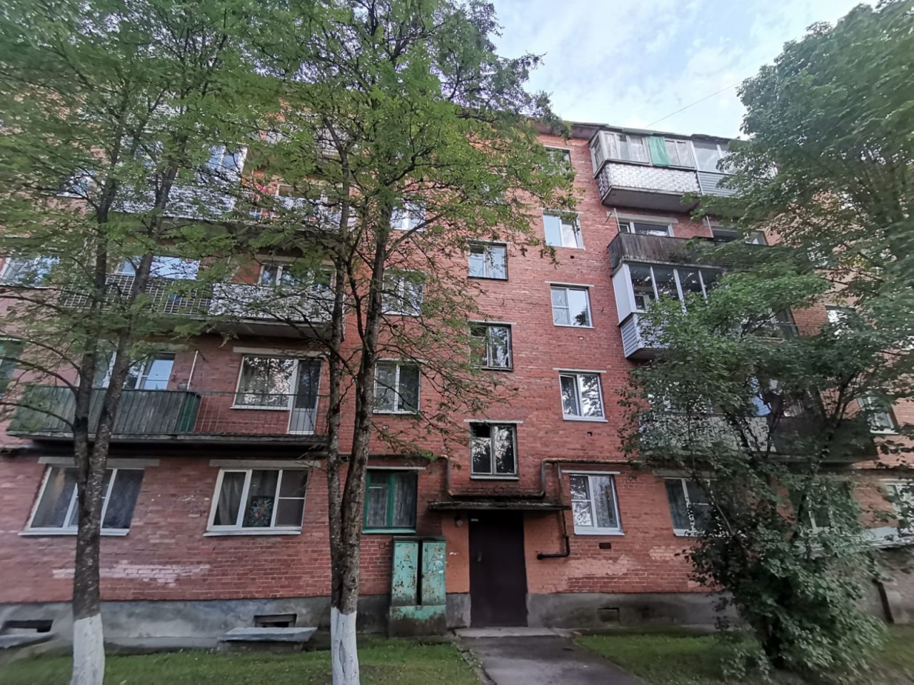 Продажа 2-комнатной квартиры, Сланцы, Максима Горького ул.,  д 20а