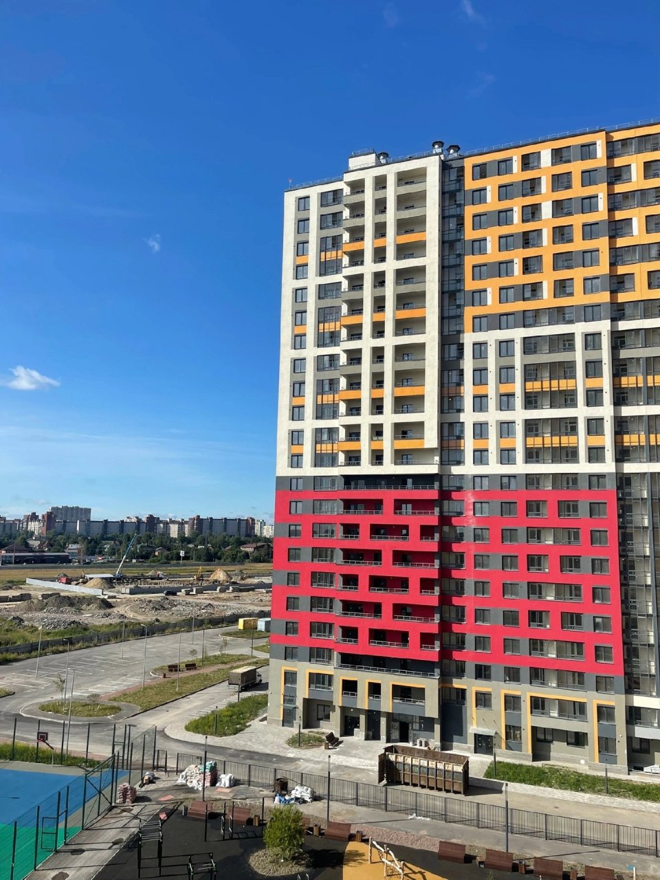 Продажа 3-комнатной квартиры, Новосаратовка, Первых ул.,  д 2