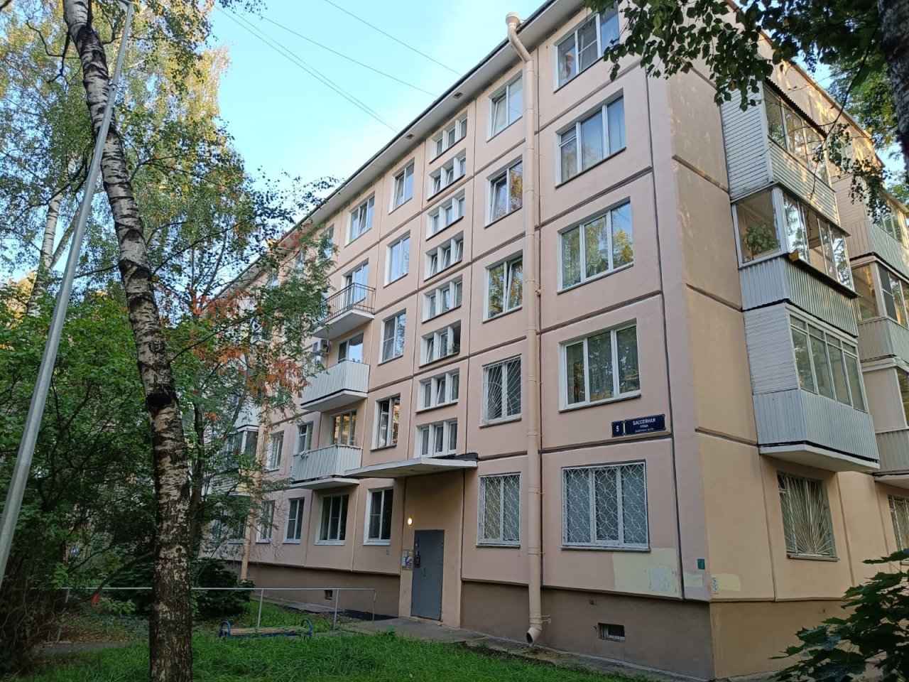 Продажа 1-комнатной квартиры, Санкт-Петербург, Бассейная ул.,  д 5