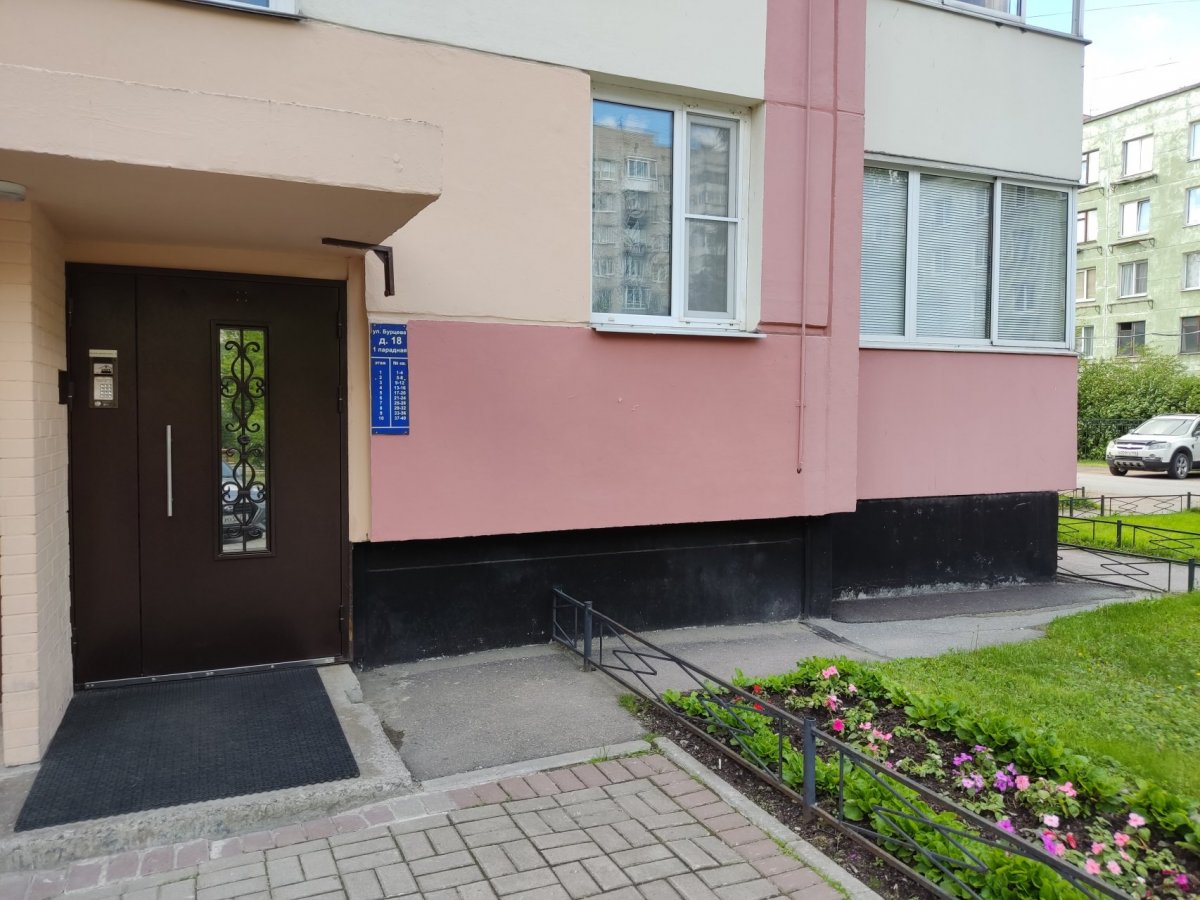 Продажа 1-комнатной квартиры, Санкт-Петербург, Бурцева ул.,  д 18