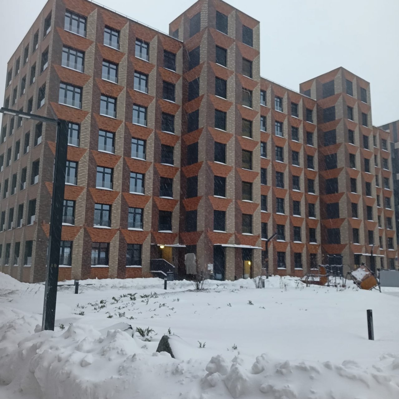 Продажа 4-комнатной квартиры, Санкт-Петербург, Петровский просп.,  д 11